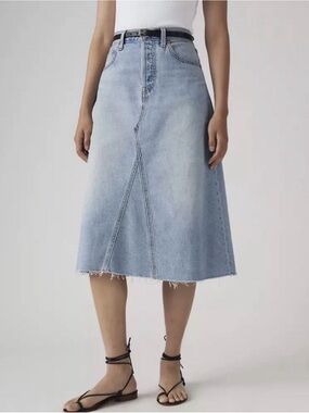 Levi's Light Blue Denim A-Line Decon Skirt size 29 NWT